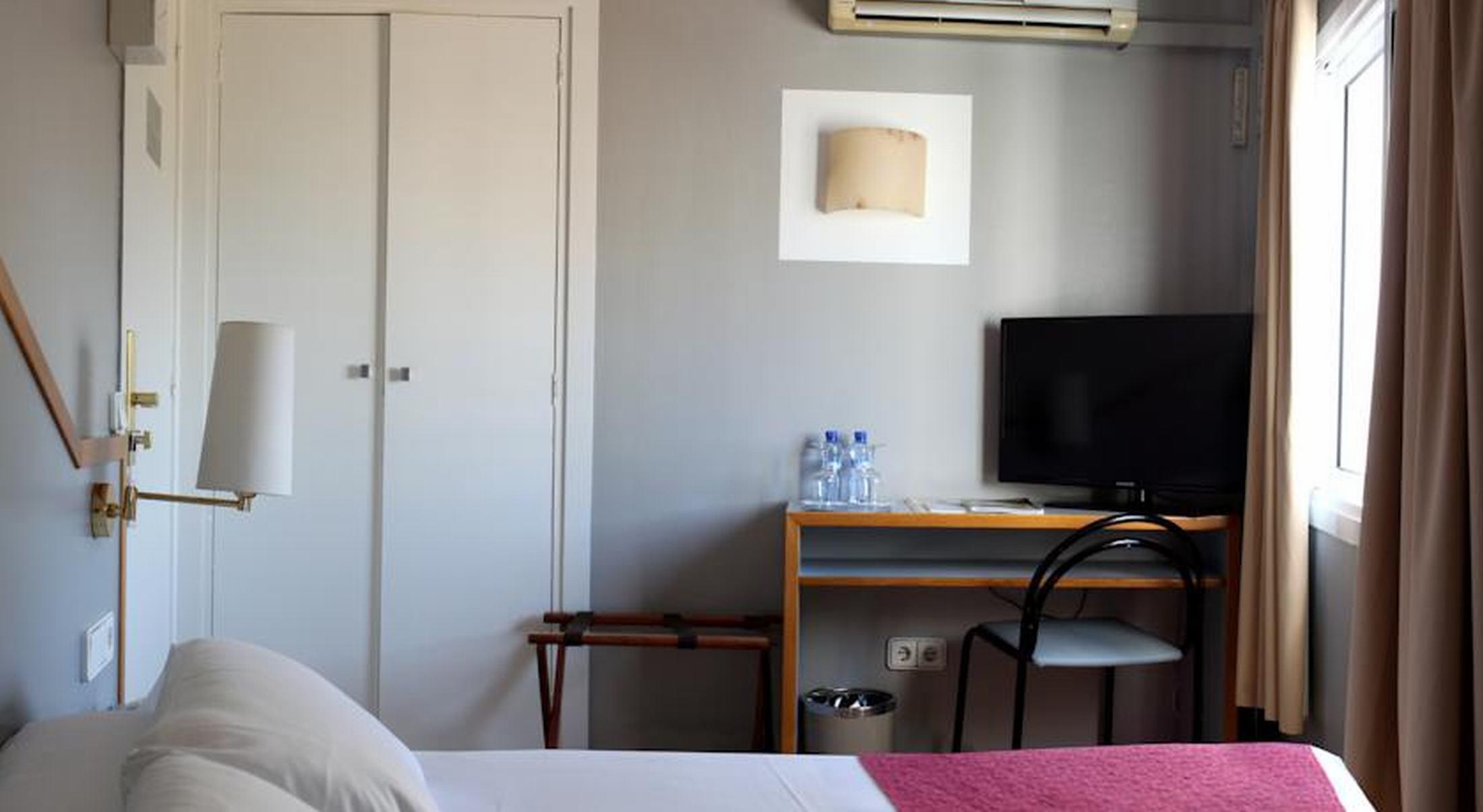 Hotel Subur Сиджес Экстерьер фото