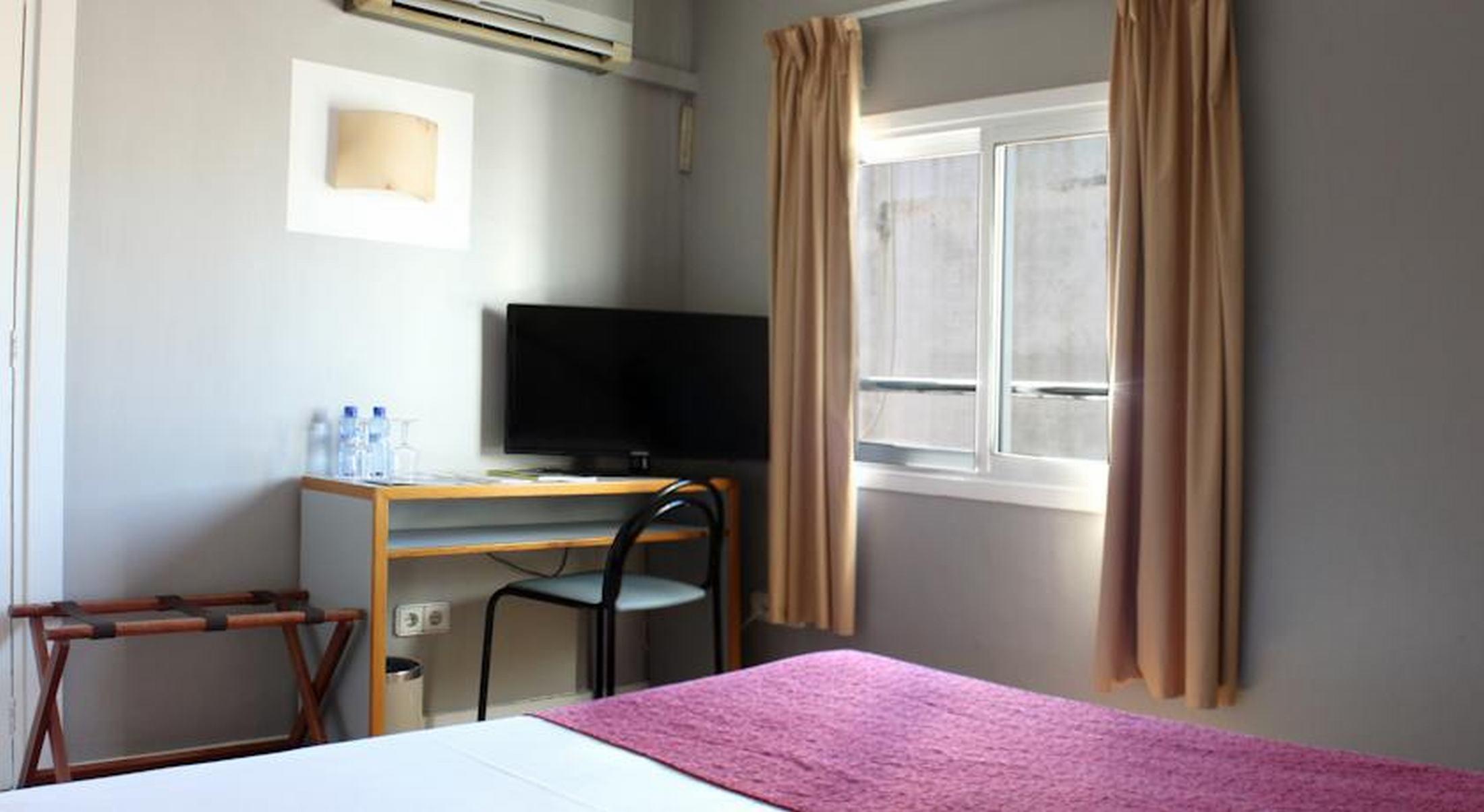 Hotel Subur Сиджес Экстерьер фото