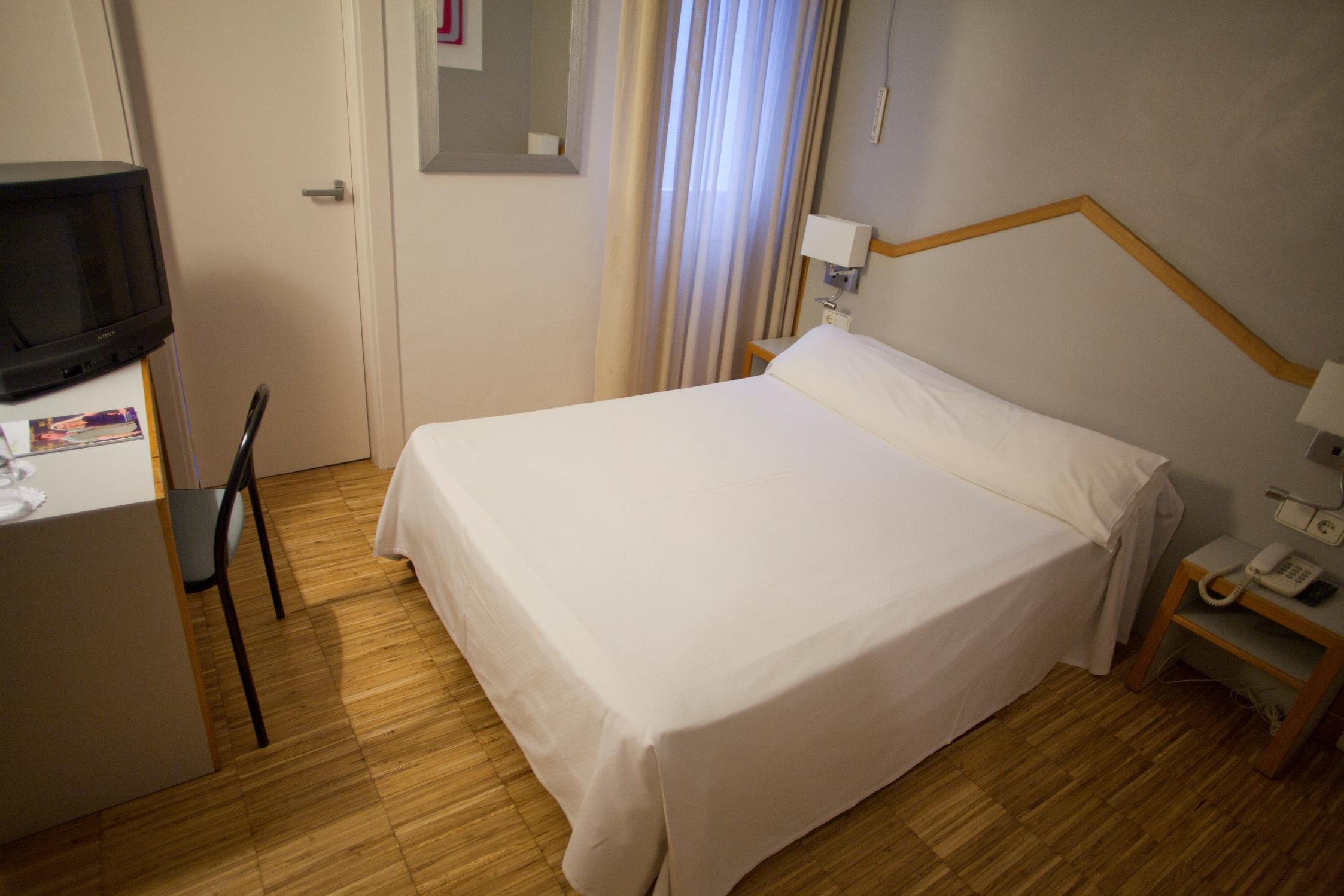 Hotel Subur Сиджес Экстерьер фото