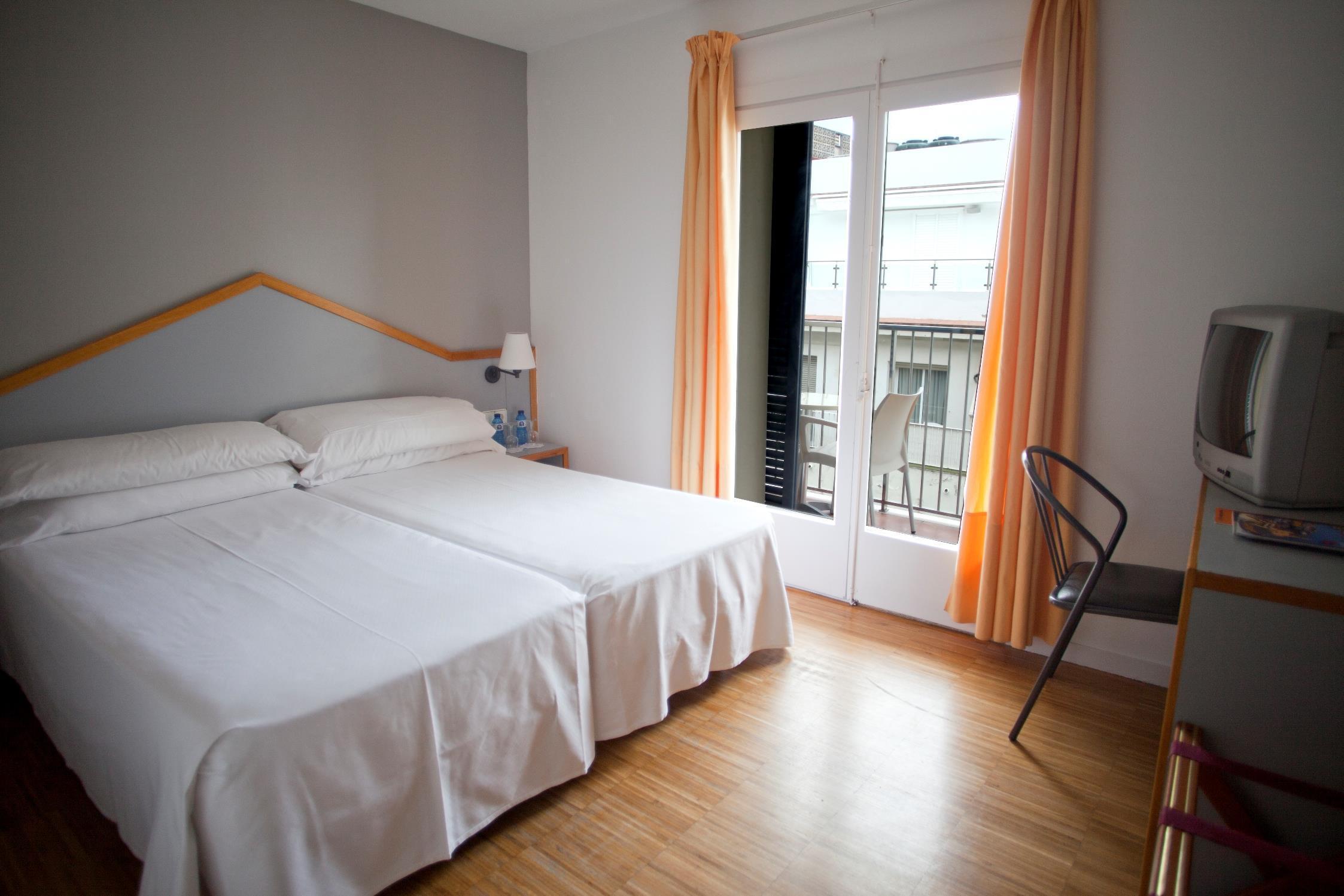 Hotel Subur Сиджес Экстерьер фото