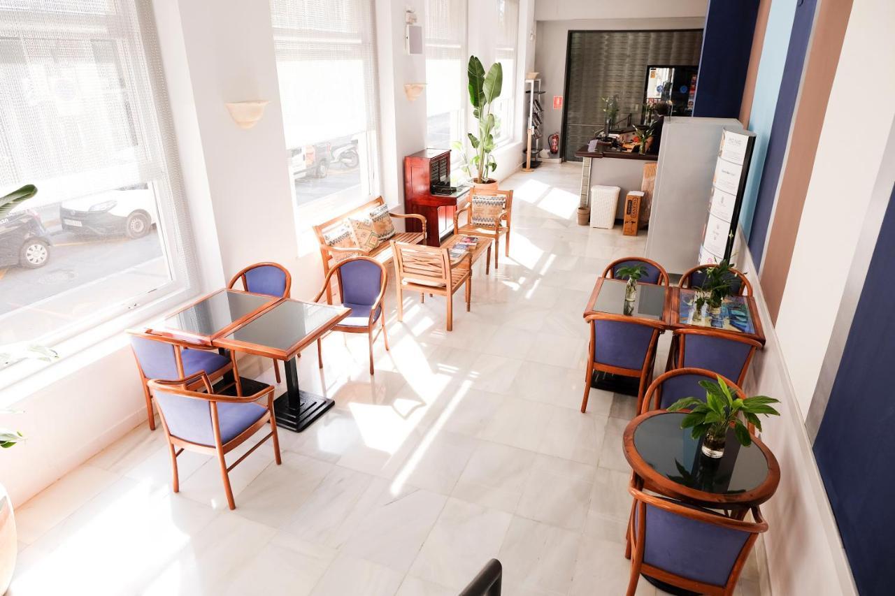 Hotel Subur Сиджес Экстерьер фото