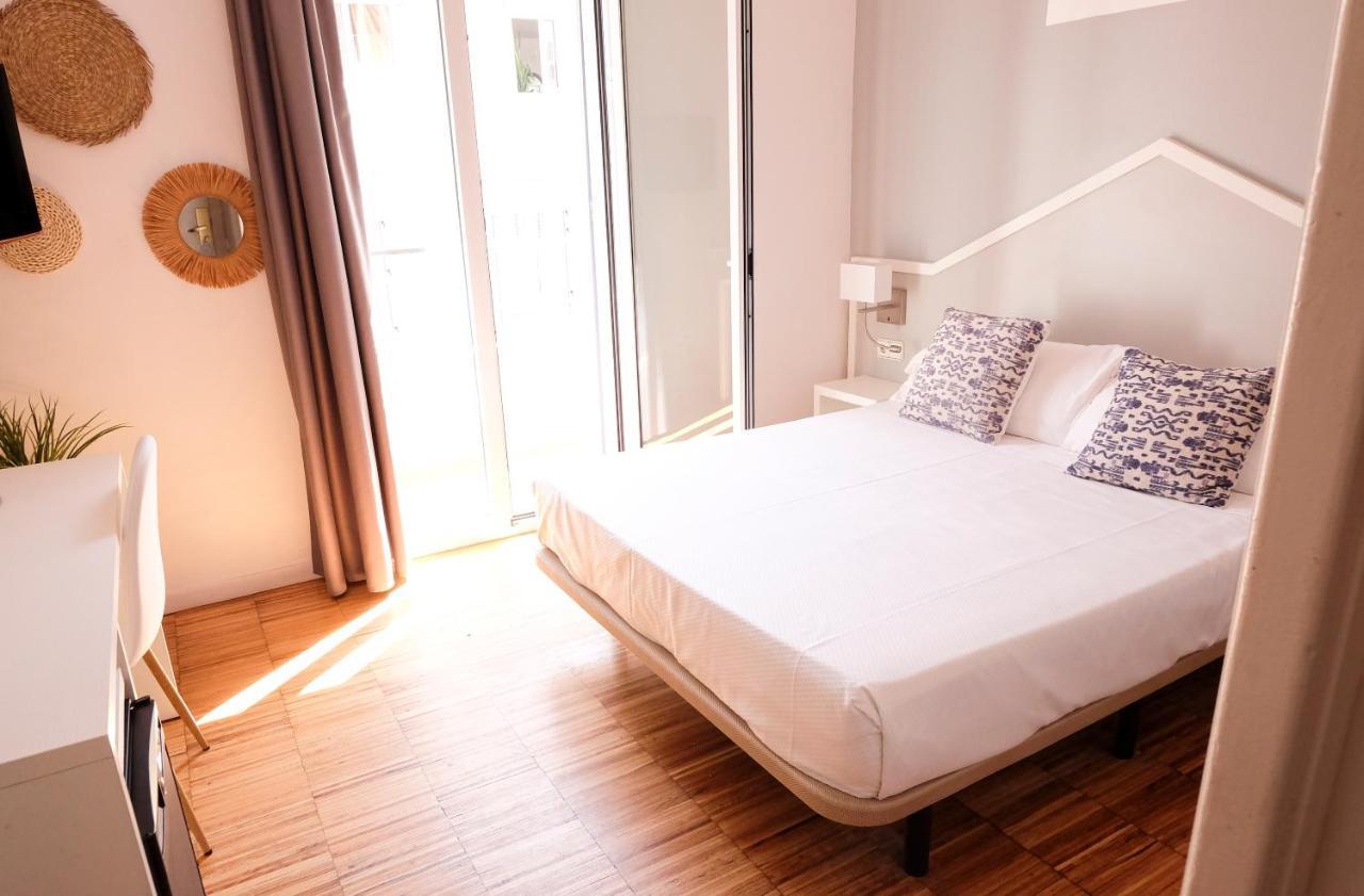 Hotel Subur Сиджес Экстерьер фото