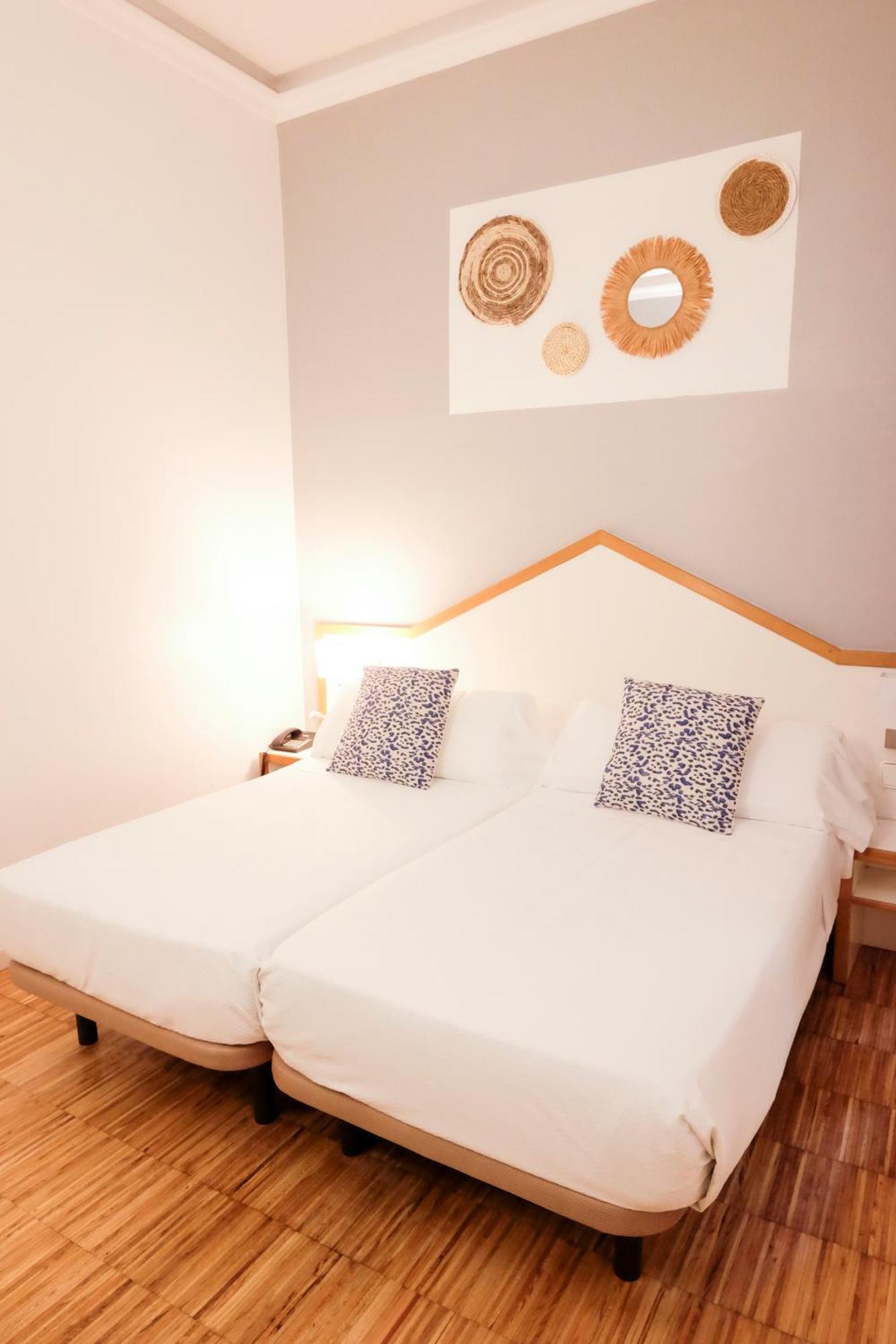 Hotel Subur Сиджес Номер фото